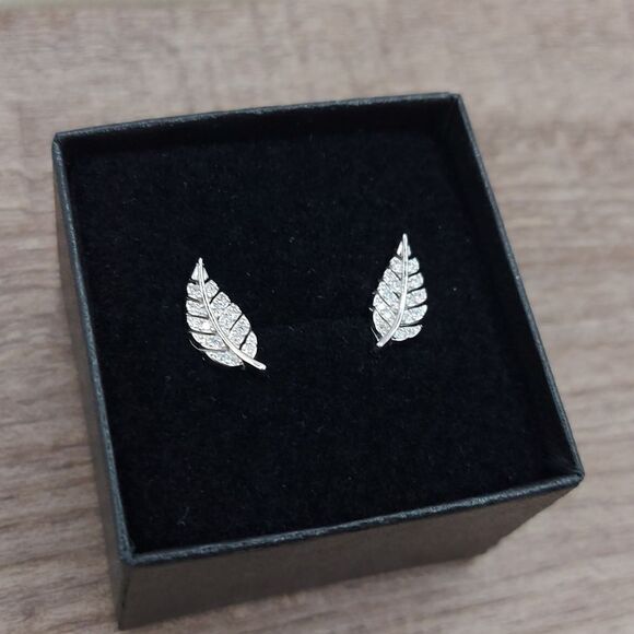 925 Sterling Silver Feather Earrings - Picture 4 of 9